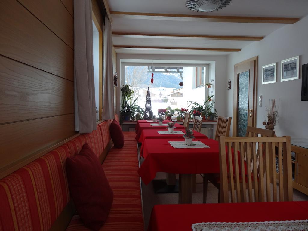 Haus Karl'S Ruh Bed & Breakfast Ehrwald Ngoại thất bức ảnh